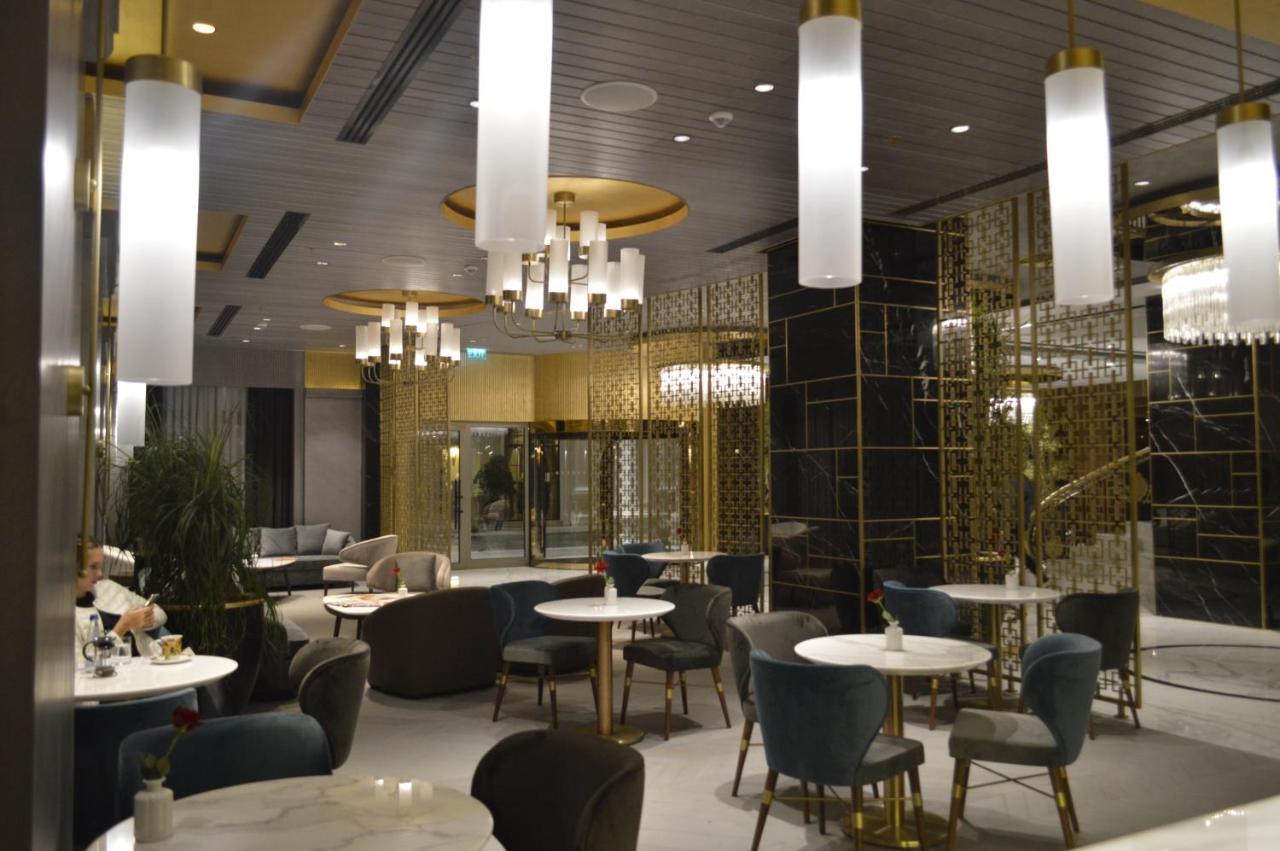 Rocks & Casino Ξενοδοχείο 5*
